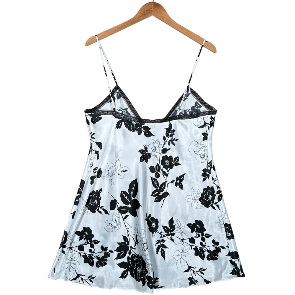 VICTORIA’S SECRET Satin Floral Chemise Teddy - Picture 2 of 8